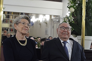 06-2023-03-12-(11h46m)-dsc_0082-mama-razzi.jpg 06-2023-03-12-(11h46m)-dsc_0082-mama-razzi.jpg