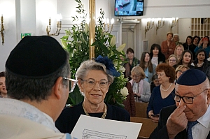 06-2023-03-12-(11h47m)-dsc02232-sony-mama-razzi.jpg 06-2023-03-12-(11h47m)-dsc02232-sony-mama-razzi.jpg