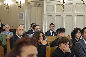 06-2023-03-12-(11h49m)-dsc_0089-mama-razzi.jpg 06-2023-03-12-(11h49m)-dsc_0089-mama-razzi.jpg