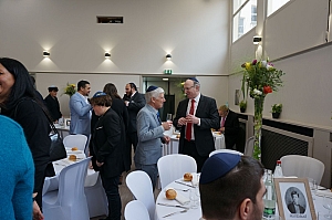 08-2023-03-12-(12h22m)-dsc02343-sony-mama-razzi.jpg 08-2023-03-12-(12h22m)-dsc02343-sony-mama-razzi.jpg
