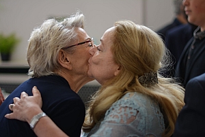 08-2023-03-12-(12h22m)-dsc_0182-mama-razzi.jpg 08-2023-03-12-(12h22m)-dsc_0182-mama-razzi.jpg