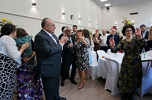 08-2023-03-12-(13h39m)-dsc02382-sony-mama-razzi.jpg 08-2023-03-12-(13h39m)-dsc02382-sony-mama-razzi.jpg