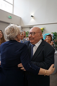 09-2023-03-12-(13h33m)-dsc02367-sony-mama-razzi.jpg 09-2023-03-12-(13h33m)-dsc02367-sony-mama-razzi.jpg