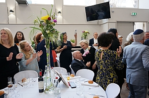 09-2023-03-12-(13h34m)-dsc02374-sony-mama-razzi.jpg 09-2023-03-12-(13h34m)-dsc02374-sony-mama-razzi.jpg