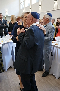 09-2023-03-12-(13h41m)-dsc02401-sony-mama-razzi.jpg 09-2023-03-12-(13h41m)-dsc02401-sony-mama-razzi.jpg