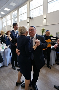 09-2023-03-12-(13h45m)-dsc02448-sony-mama-razzi.jpg 09-2023-03-12-(13h45m)-dsc02448-sony-mama-razzi.jpg