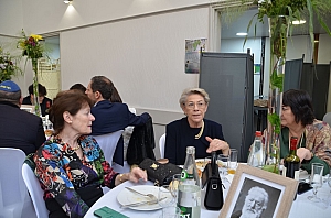 11-2023-03-12-(14h36m)-dsc_0396-mama-razzi.jpg 11-2023-03-12-(14h36m)-dsc_0396-mama-razzi.jpg
