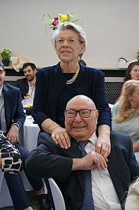 12-2023-03-12-(15h17m)-dsc02495-sony-mama-razzi.jpg 12-2023-03-12-(15h17m)-dsc02495-sony-mama-razzi.jpg