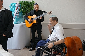 12-2023-03-12-(15h18m)-dsc02504-sony-mama-razzi.jpg 12-2023-03-12-(15h18m)-dsc02504-sony-mama-razzi.jpg
