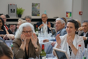 12-2023-03-12-(15h23m)-dsc02523-sony-mama-razzi.jpg 12-2023-03-12-(15h23m)-dsc02523-sony-mama-razzi.jpg
