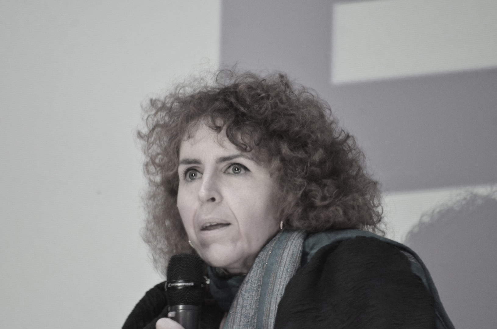 2023-03-17-(20h12m)-dsc_0714-mama-razzi.jpg