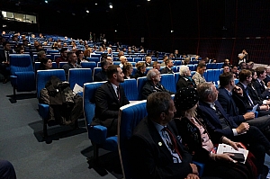 2023-03-17-(19h41m)-dsc02699-sony-mama-razzi.jpg