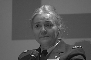 2023-03-17-(20h33m)-dsc_0733-mama-razzi.jpg
