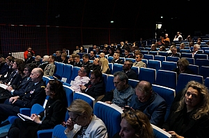 2023-03-17-(20h42m)-dsc02762-sony-mama-razzi.jpg