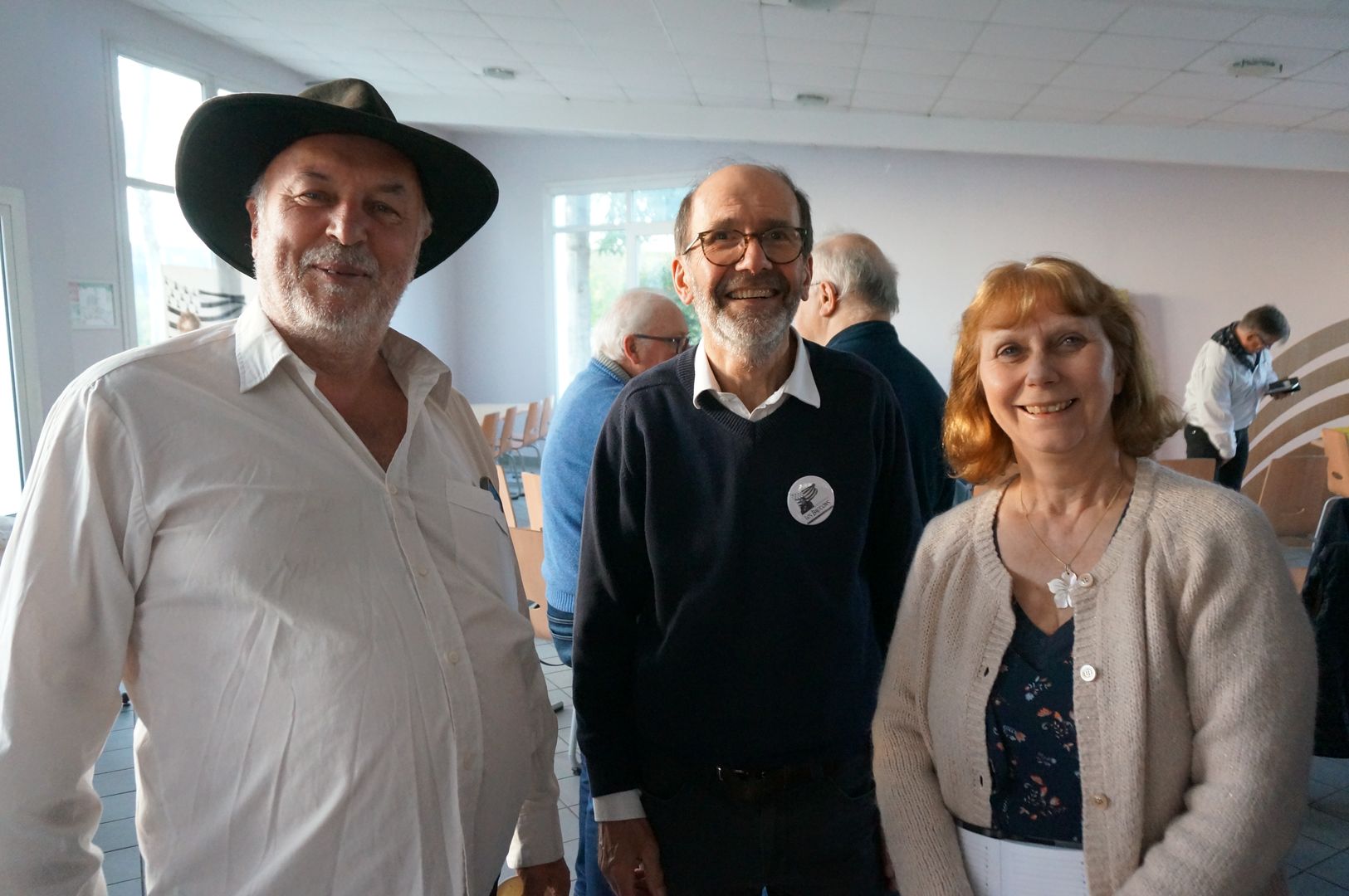 2023-04-21-(19h21m)-dsc03128-mama-razzi.jpg