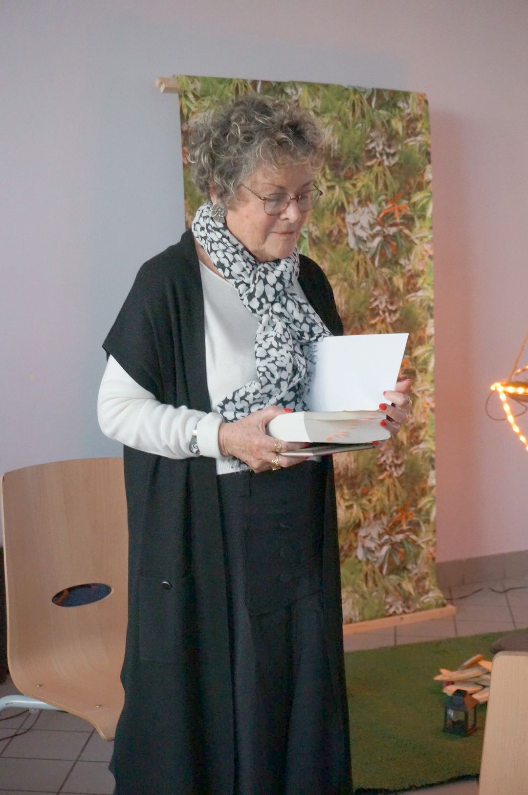 2023-04-21-(19h45m)-dsc03172-mama-razzi.jpg