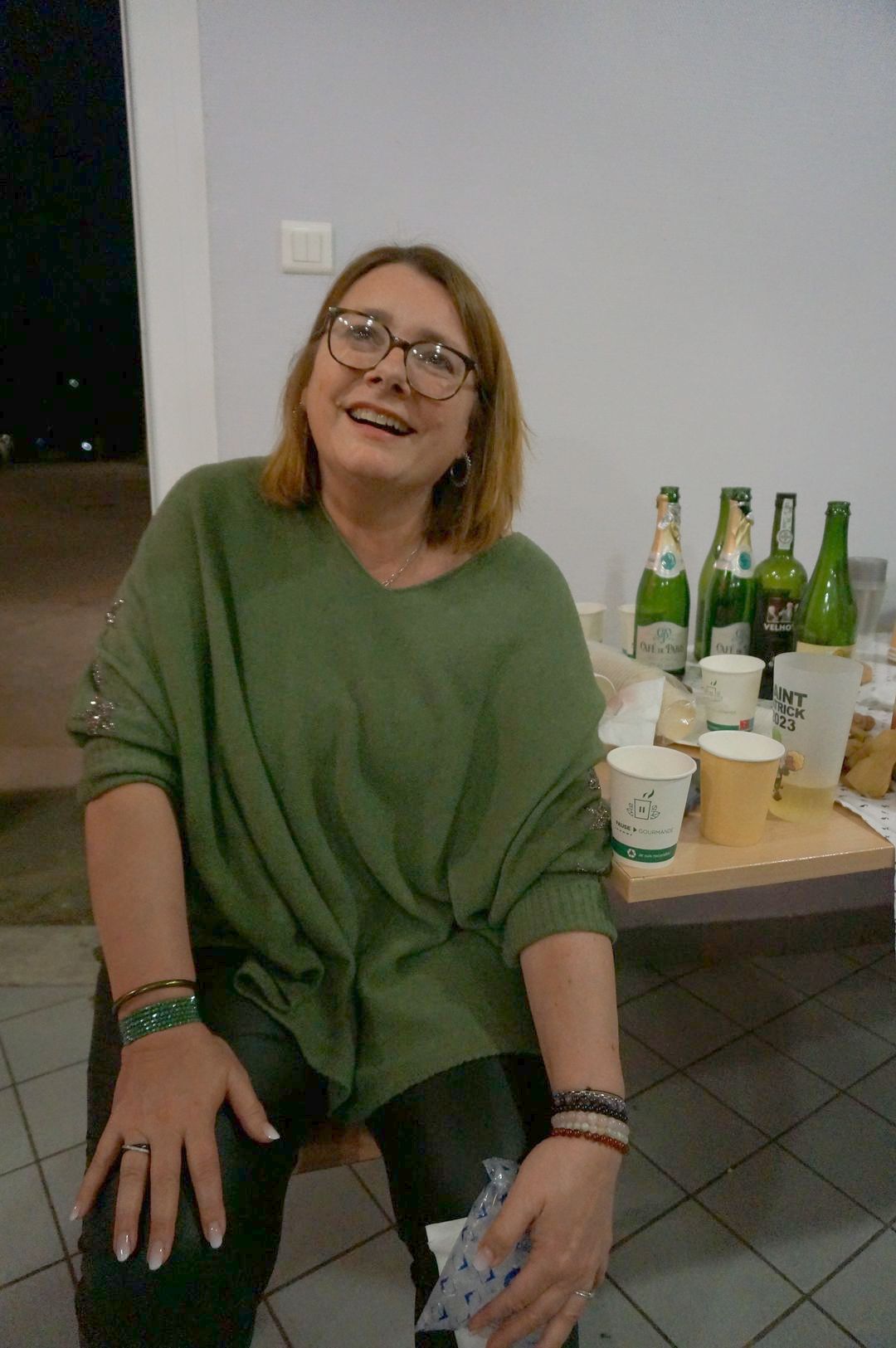 2023-04-21-(20h39m)-dsc03214-mama-razzi.jpg