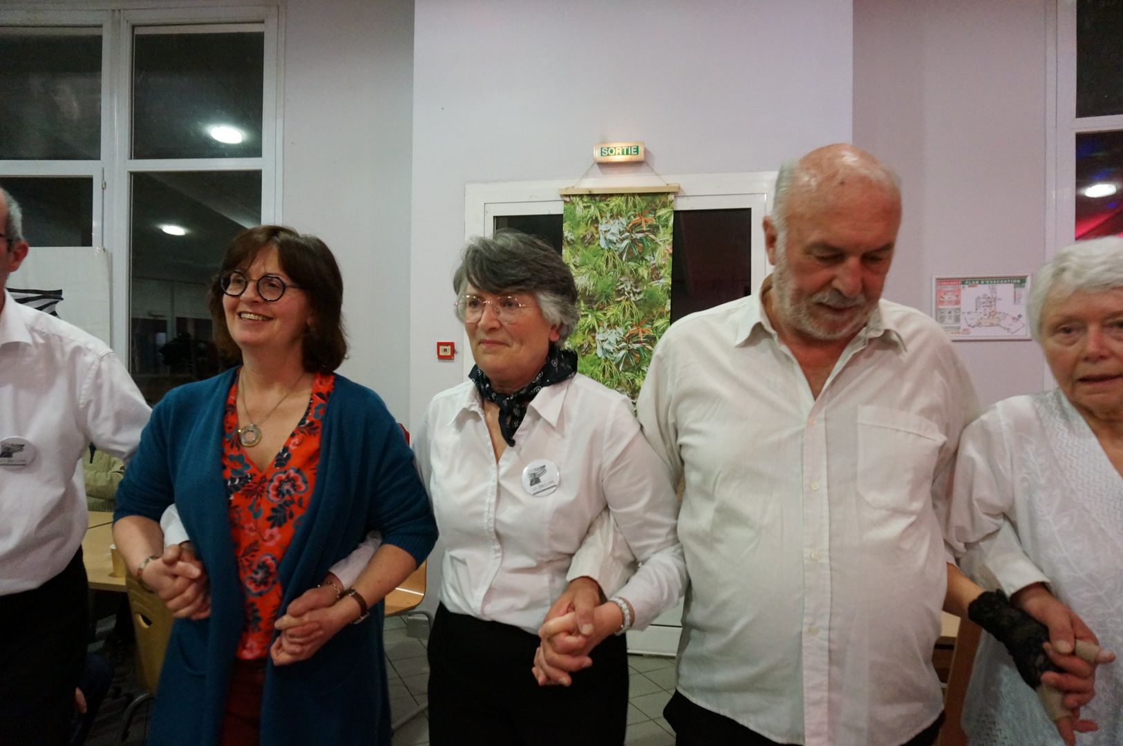 2023-04-21-(21h42m)-dsc03347-mama-razzi.jpg
