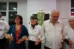 2023-04-21-(21h42m)-dsc03347-mama-razzi.jpg 2023-04-21-(21h42m)-dsc03347-mama-razzi.jpg