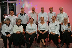 2023-04-21-(22h11m)-dsc03448-mama-razzi.jpg 2023-04-21-(22h11m)-dsc03448-mama-razzi.jpg