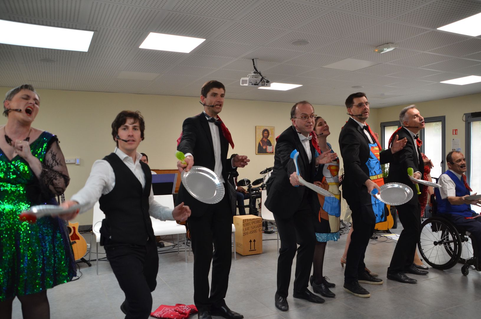 2023-04-30-(15h42m)-DSC_2407-mama-razzi.JPG