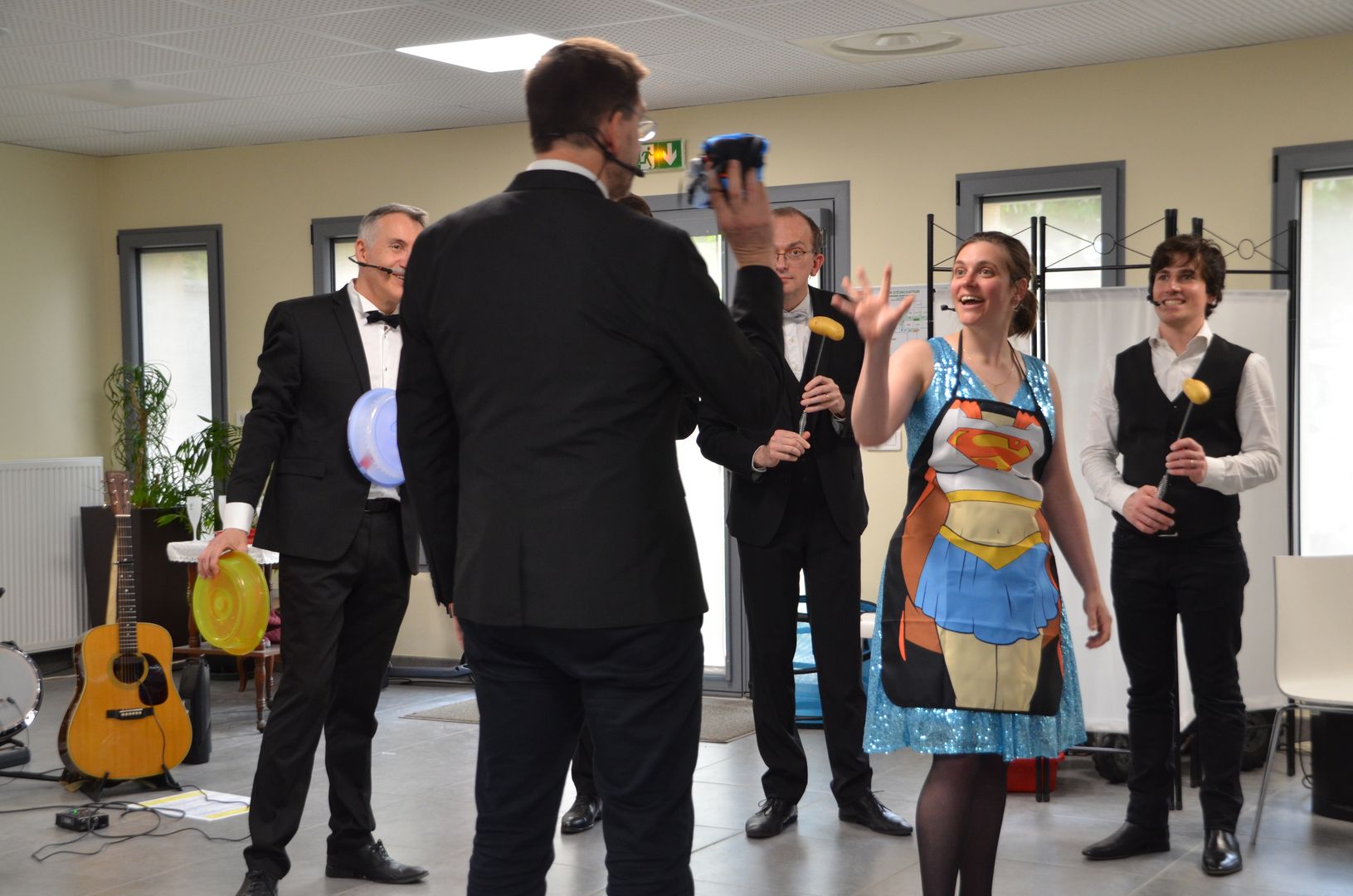 2023-04-30-(15h47m)-DSC_2436-mama-razzi.JPG