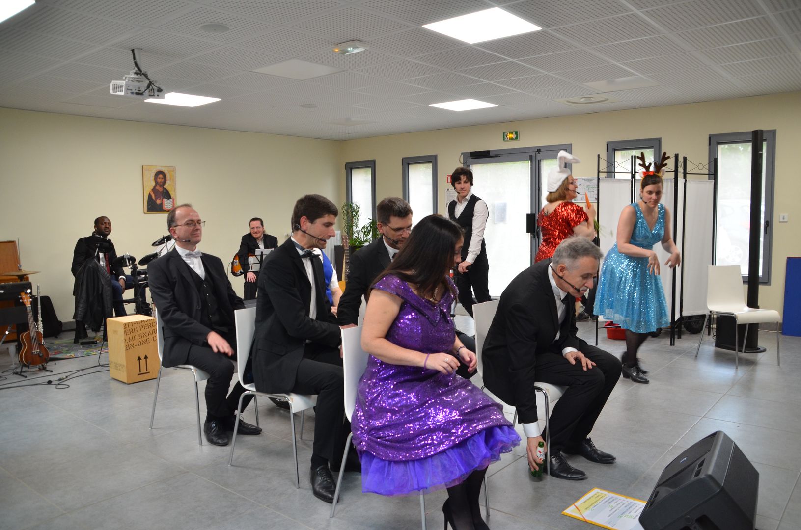 2023-04-30-(15h51m)-DSC_2465-mama-razzi.JPG