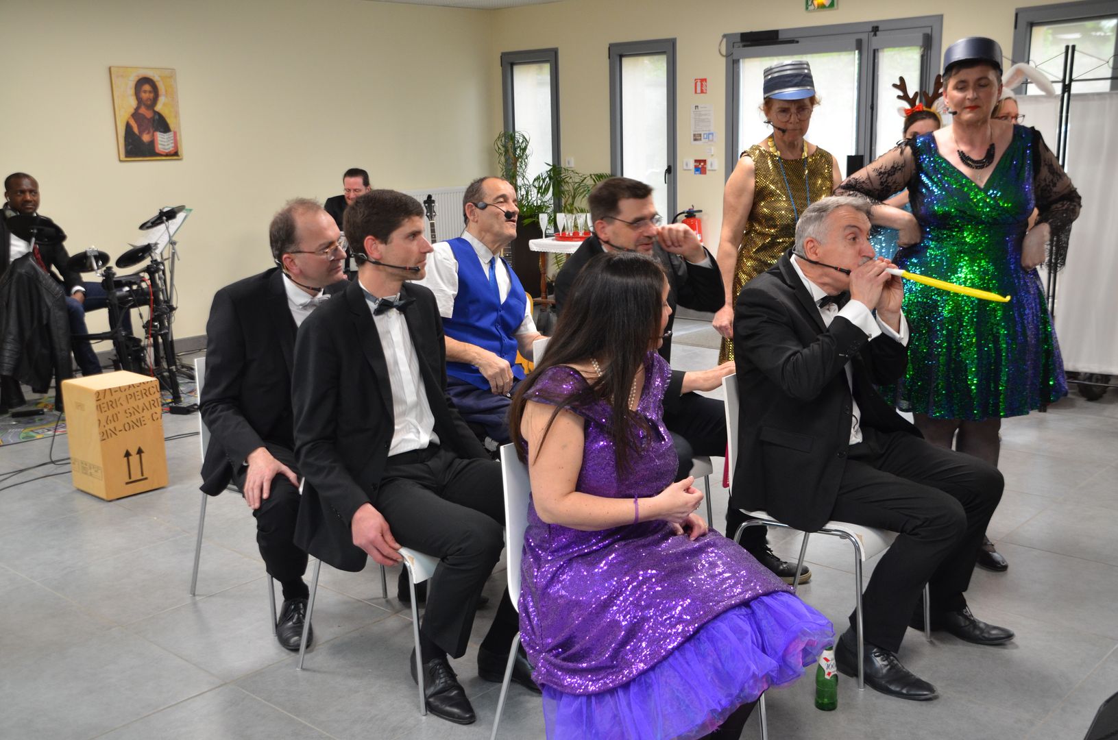 2023-04-30-(15h54m)-DSC_2495-mama-razzi.JPG