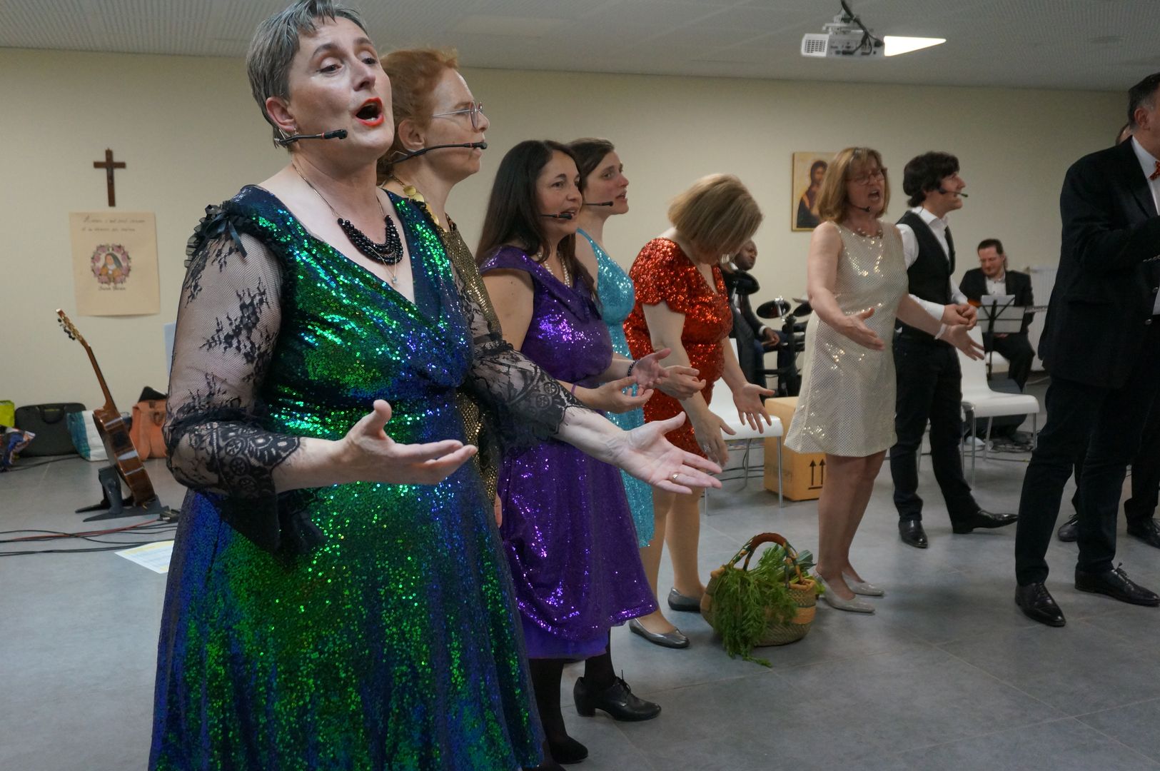 2023-04-30-(16h01m)-DSC03723-mama-razzi.JPG