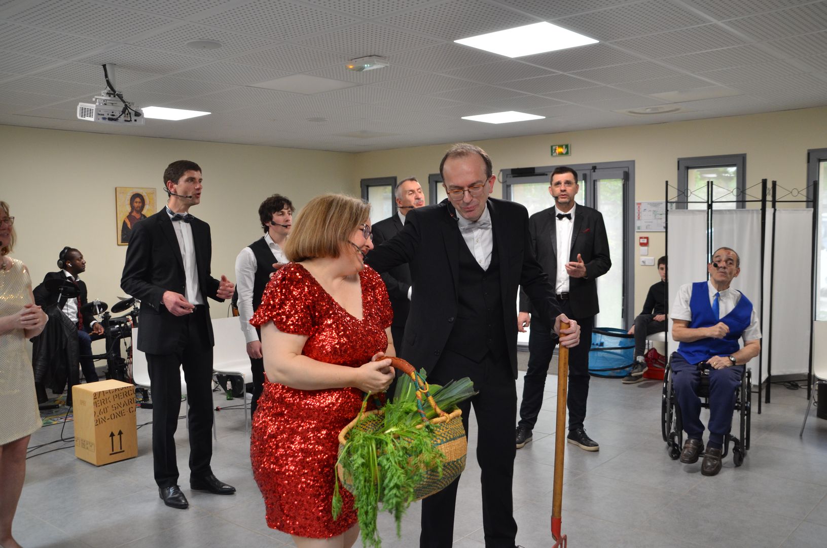 2023-04-30-(16h13m)-DSC_2603-mama-razzi.JPG