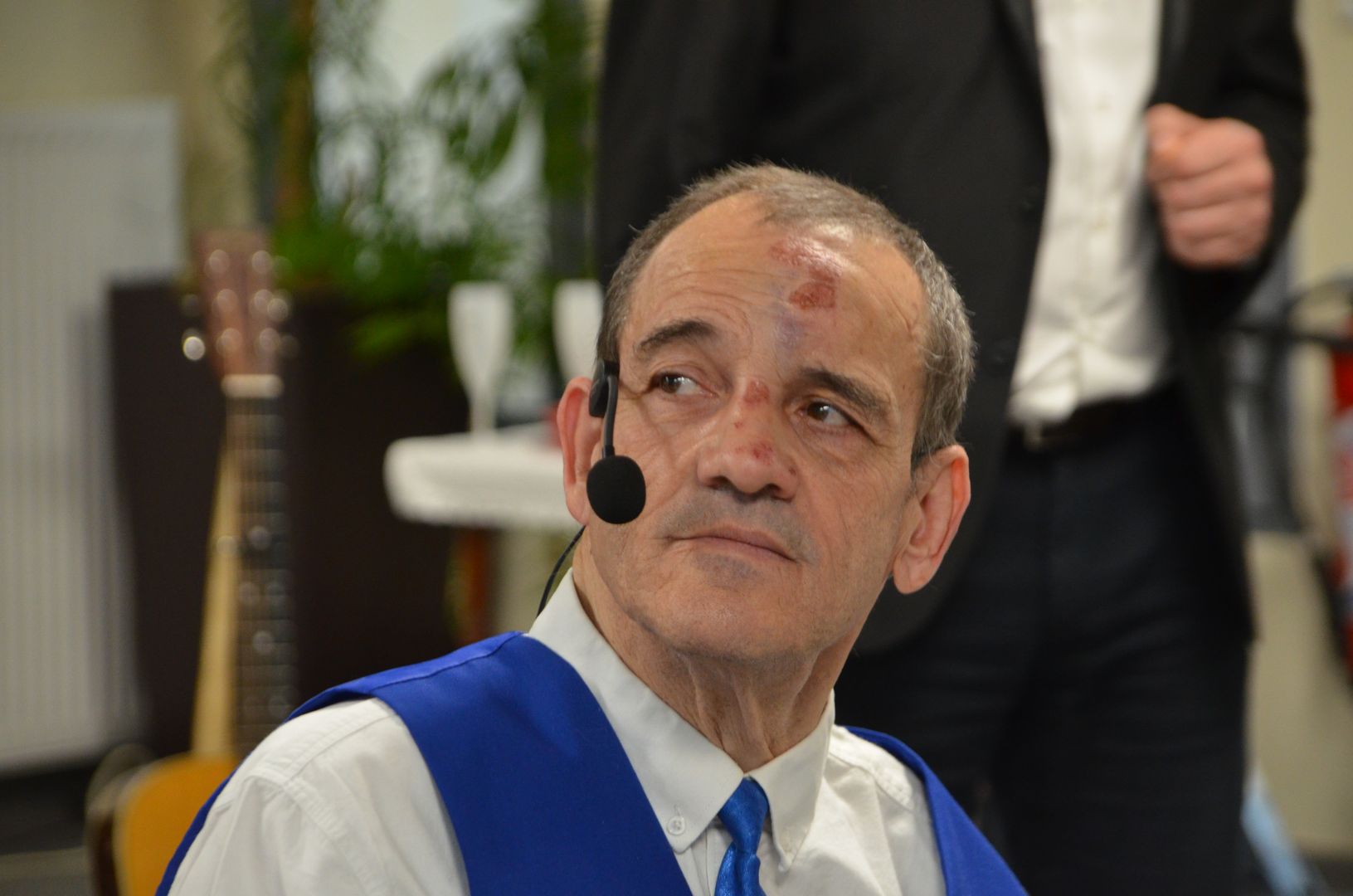 2023-04-30-(16h20m)-DSC_2644-mama-razzi.JPG