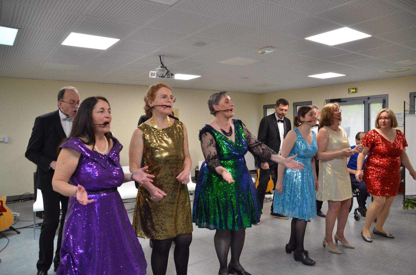 2023-04-30-(16h24m)-DSC_2671-mama-razzi.JPG
