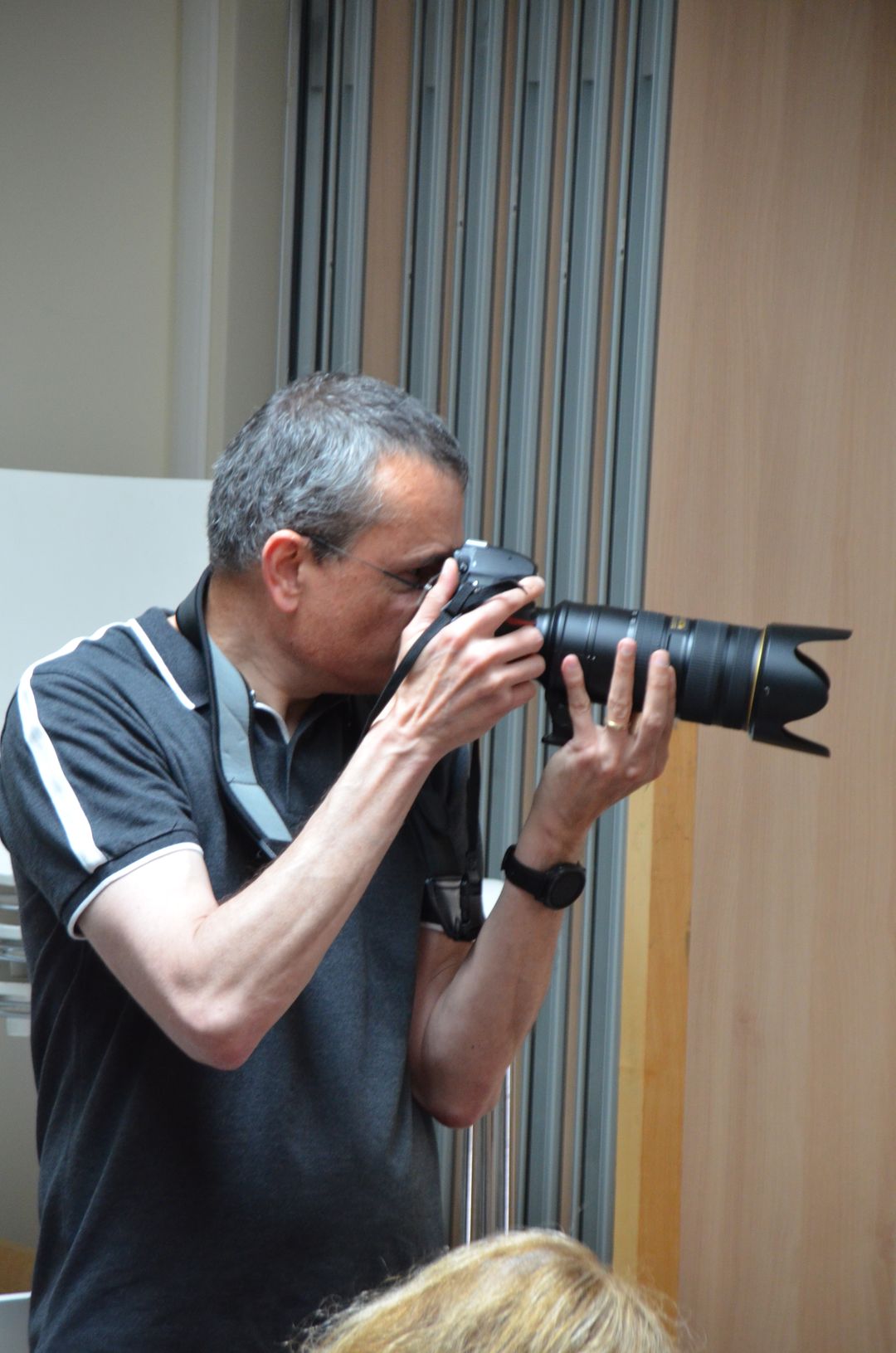 2023-04-30-(16h41m)-DSC_2808-mama-razzi.JPG