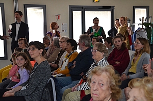 2023-04-30-(15h09m)-DSC_2259-mama-razzi.JPG 2023-04-30-(15h09m)-DSC_2259-mama-razzi.JPG