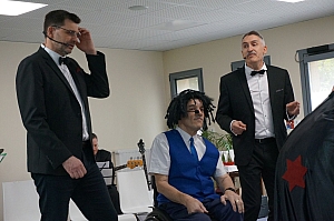 2023-04-30-(15h16m)-DSC03537-mama-razzi.JPG 2023-04-30-(15h16m)-DSC03537-mama-razzi.JPG
