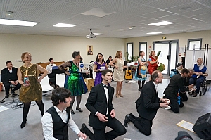 2023-04-30-(15h40m)-DSC03644-mama-razzi.JPG 2023-04-30-(15h40m)-DSC03644-mama-razzi.JPG