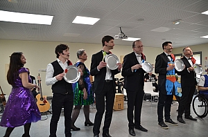 2023-04-30-(15h40m)-DSC_2392-mama-razzi.JPG 2023-04-30-(15h40m)-DSC_2392-mama-razzi.JPG