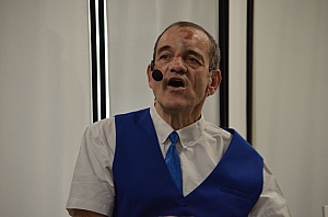 2023-04-30-(15h44m)-DSC_2419-mama-razzi.JPG 2023-04-30-(15h44m)-DSC_2419-mama-razzi.JPG