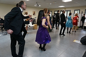 2023-04-30-(15h56m)-DSC03698-mama-razzi.JPG 2023-04-30-(15h56m)-DSC03698-mama-razzi.JPG