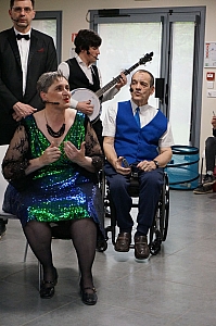 2023-04-30-(16h04m)-DSC03733-mama-razzi.JPG 2023-04-30-(16h04m)-DSC03733-mama-razzi.JPG