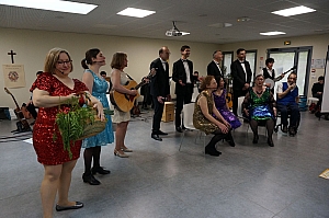 2023-04-30-(16h06m)-DSC03741-mama-razzi.JPG 2023-04-30-(16h06m)-DSC03741-mama-razzi.JPG