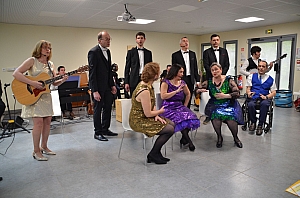 2023-04-30-(16h09m)-DSC_2588-mama-razzi.JPG 2023-04-30-(16h09m)-DSC_2588-mama-razzi.JPG
