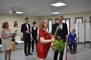 2023-04-30-(16h15m)-DSC_2609-mama-razzi.JPG 2023-04-30-(16h15m)-DSC_2609-mama-razzi.JPG