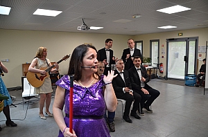 2023-04-30-(16h17m)-DSC_2622-mama-razzi.JPG 2023-04-30-(16h17m)-DSC_2622-mama-razzi.JPG