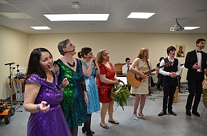 2023-04-30-(16h18m)-DSC_2633-mama-razzi.JPG 2023-04-30-(16h18m)-DSC_2633-mama-razzi.JPG
