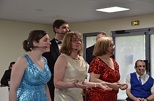 2023-04-30-(16h23m)-DSC_2668-mama-razzi.JPG 2023-04-30-(16h23m)-DSC_2668-mama-razzi.JPG