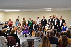 2023-04-30-(16h39m)-DSC_2783-mama-razzi.JPG 2023-04-30-(16h39m)-DSC_2783-mama-razzi.JPG
