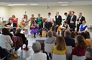 2023-04-30-(16h41m)-DSC_2820-mama-razzi.JPG 2023-04-30-(16h41m)-DSC_2820-mama-razzi.JPG