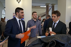 2023-05-06-(15h23m)-dsc03966-mama-razzi.jpg