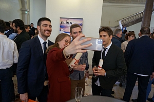2023-05-06-(15h24m)-dsc03967-mama-razzi.jpg